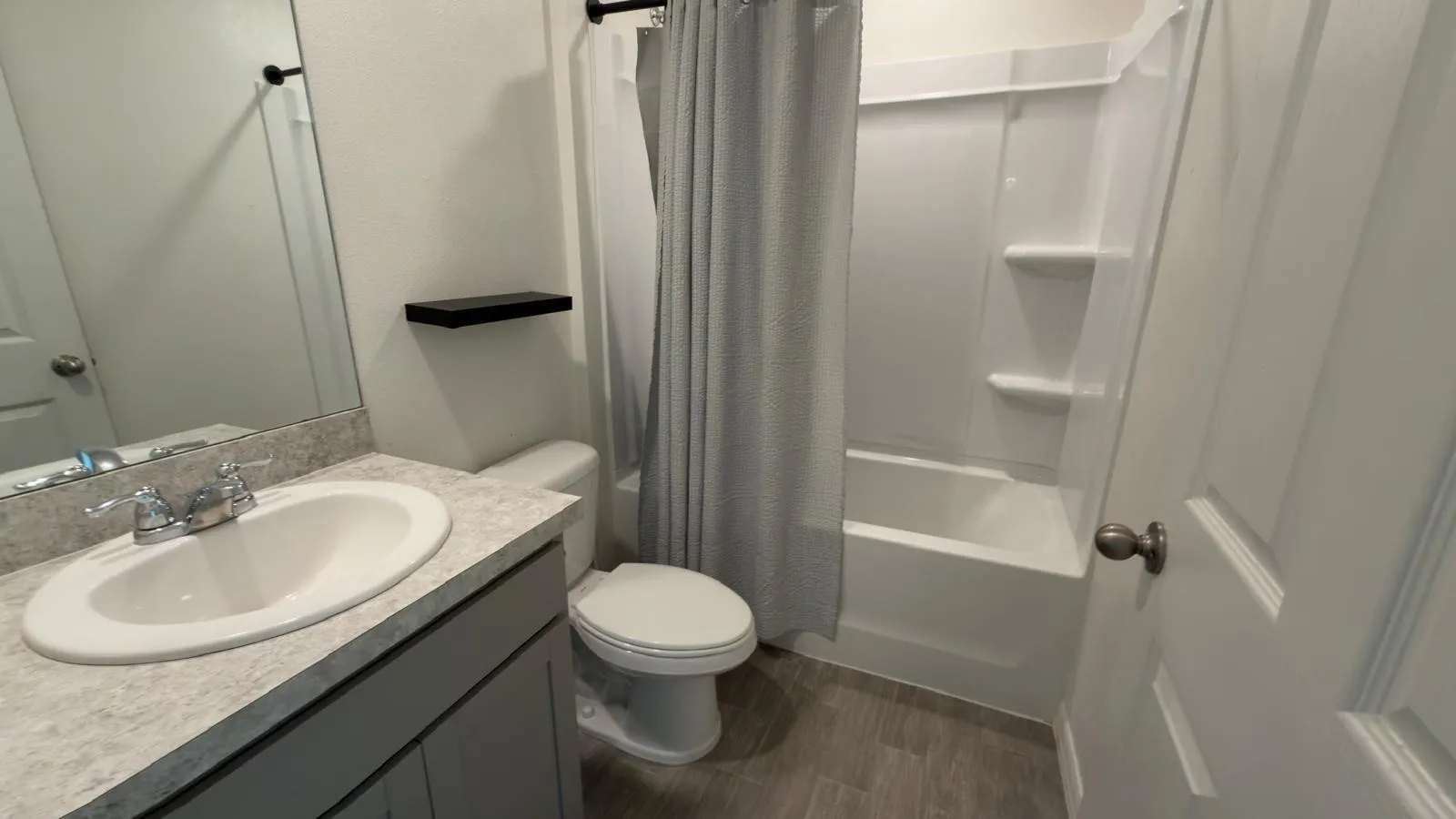bathroom bathroom