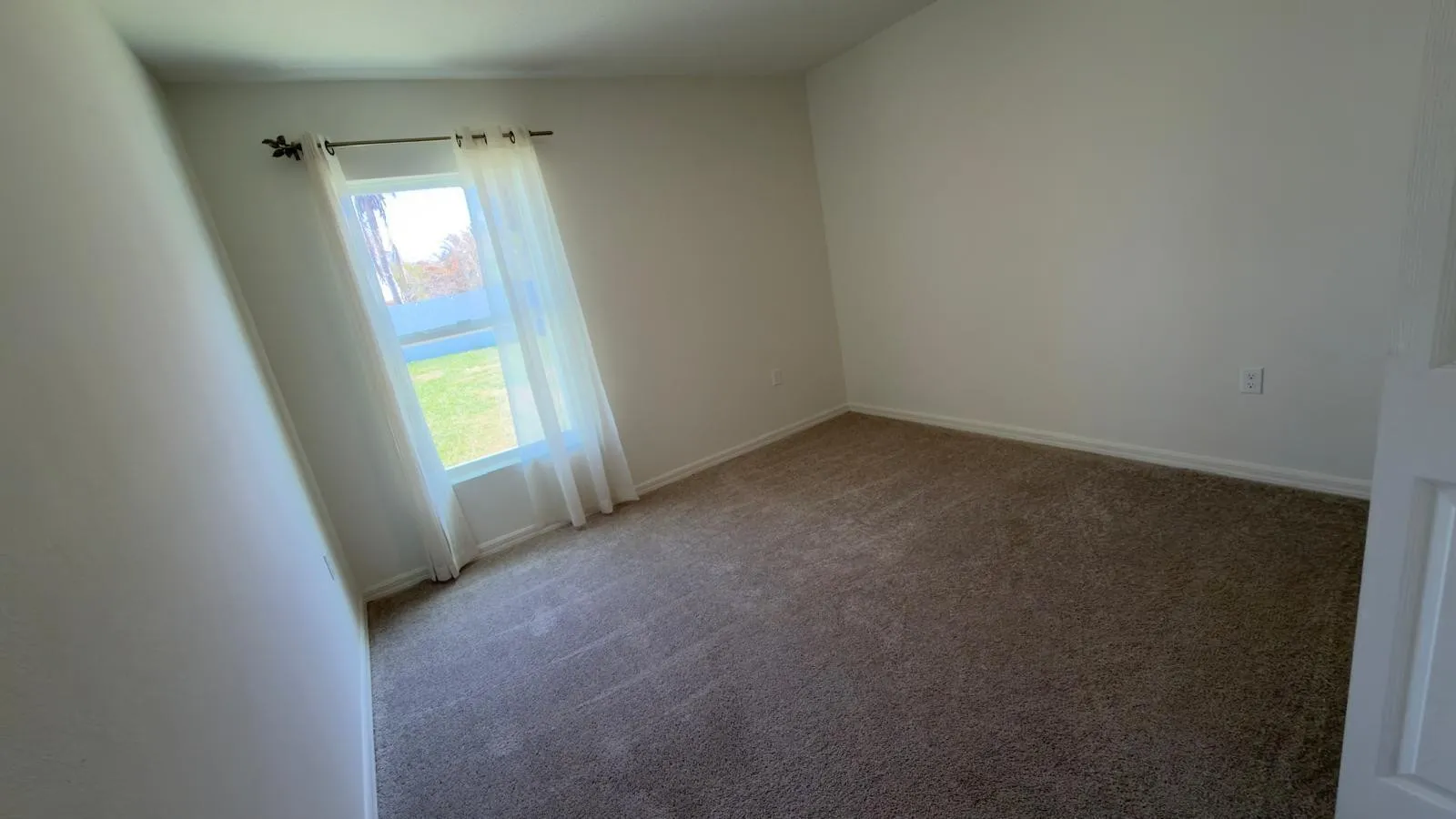bedroom bedroom